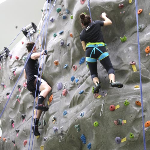 photo for students rock climbing as one of SWOCC's college programs